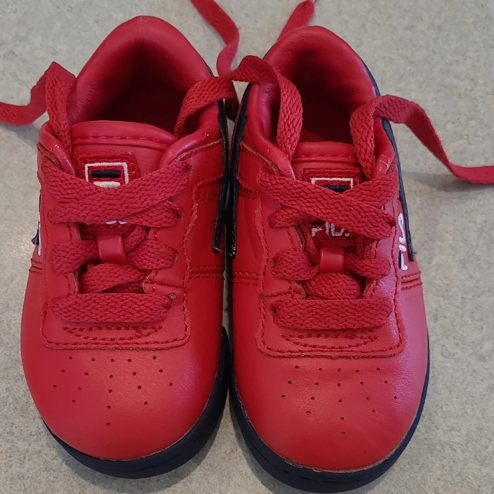 Fila Red Navy Toddler 6 Sneaker